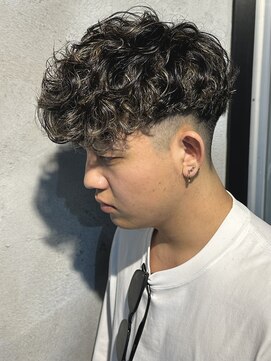 ニアウ 高崎店(Niau) スペインカール外国人風パーマメンズパーマ群馬高崎眉毛メッシュ