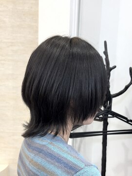 ラビス クローバー(Lovis clover) レディースウルフカット♪あゆむ