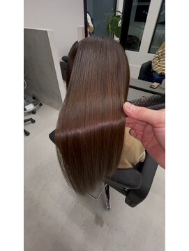 エン 久安(en.) ココアブラウンの艶ロング|髪質改善で叶う大人の美髪