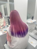 ワンズクロエ 原宿店(ONE's Chloe)&nbsp;くびれヘアアプリコットオレンジハイライトカラーブルーカラー