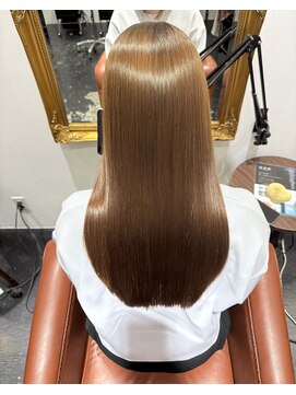 シアー 大阪梅田(SHEER.) 髪質改善×縮毛矯正×酸性ストレート【大阪梅田,中崎町美容室】