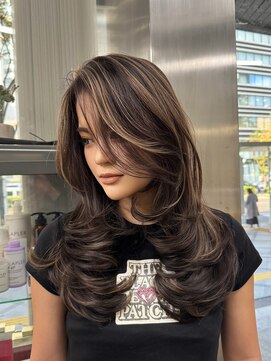 エッセンザ 梅田(ESSENZA) 海外風ハイライト 海外ヘア レイヤーカット