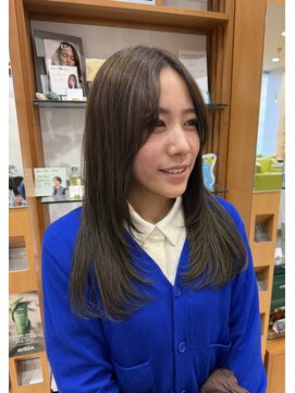 柔らかグリーンカラー×顔まわりレイヤー