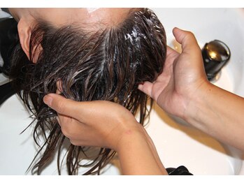 ディーセットヘアー(D-set hair)の写真/日頃の疲れを癒やす、頭皮ケアとリラックスを堪能。自分へのご褒美に、オーガニックアロマの贅沢を♪