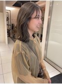 柔らかミディアムのダークグレージュ