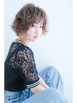 ニューヨークニューヨーク 阪急西宮北口店(NYNY) 動きのあるショートボブ