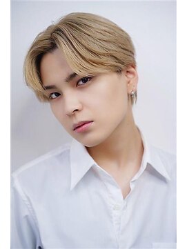 ファースト 三宮店(First) ハイトーン×センターパート