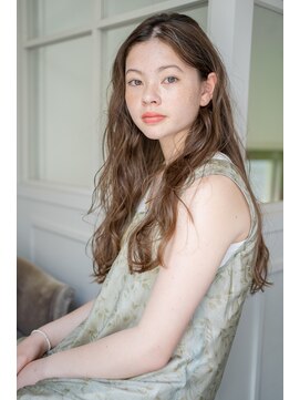 マグノリア オモテサンドウ(MAGNOLiA Omotesando) ルーズなスパイラルで涼しげロング・・・HINATA