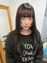 ラビリンス(Labyrinth) 顔周りにレイヤーたっぷりのロングスタイル