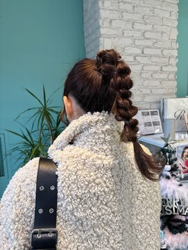 リーホリエ(Lee Horie) ポニーテール編み下ろし【MOMOKA】