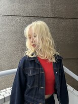 イエナ 渋谷(IENA)&nbsp;ホワイトブロンド抜きっぱなしブリーチ顔周りレイヤー