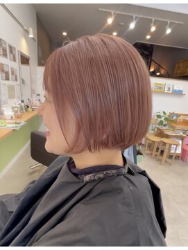 オリビアヘアー(OLIVIA HAIR) 肌なじみのよいピンクベージュボブ