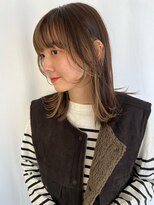 トリッカバルコニー ハヤマ(tricca Balcony Hayama)&nbsp;ミディアム/顔まわりレイヤー/ストレート/ベージュカラー