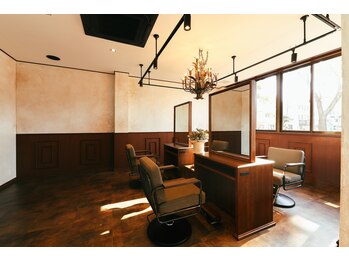 ルシアビルディング(LUCIA BLD.)の写真/心地よいレトロな雰囲気で日常を忘れるひとときを。疲れを癒すシャンプーで満たされる体験を★