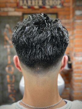 ヒロギンザ 八重洲店(HIRO GINZA) サイドグラデーションフェードショートシルバーカラーかき上げ