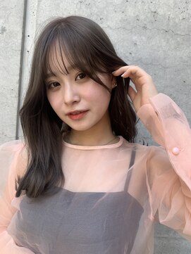 ビューシンサイバシ(VIEW SHINSAIBASHI) グレージュカラーレイヤーカットくびれヘア20代30代ミディアム