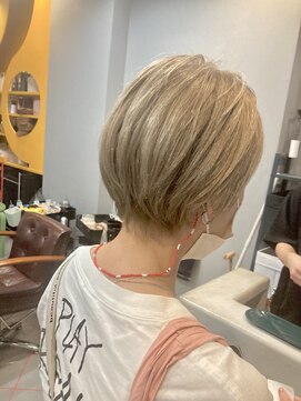 ダニーコウベ(Danny kobe) ハイトーンなベージュ