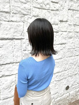 ラミ(L'ami) 大人くびれミディ/艶感クリアブラック/地毛風カラー