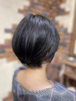 アヴィスヘアワークス(Avis Hair Works)の写真/【貝津駅から徒歩3分】オーガニック薬剤を使用◎ナチュラルなカラーから流行りの白髪ぼかしまでおまかせ＊