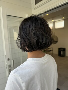 ケルン(cairn) ミニボブ×カーキグレージュ