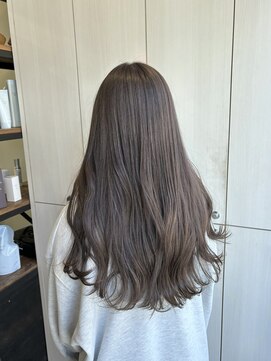 暗めグレージュ【田中萌菜】