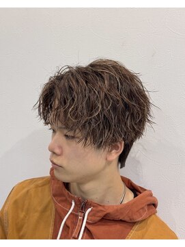 ブライト(BRIGHT) センターパートツイストスパイラルパーマ