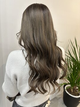 イフプロデュースドバイアミカ(iF produced by Amica) グレージュカラー