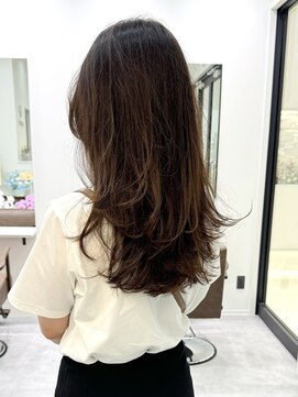 エブリ(evri) 「evri」ロングレイヤー　レイヤーカット　ベージュカラー