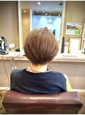 ベージュショートボブ