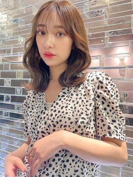 ジーナ 名駅(XENA.) 《ha44》顔周り/くびれヘア/ミディアムレイヤー/ベージュカラー