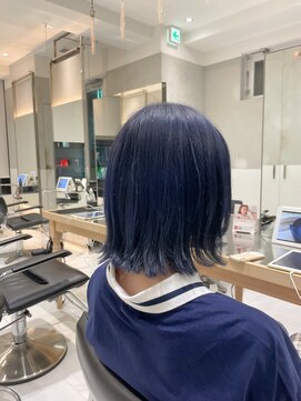 ガリカ 蔵前(Gallica) 【佐久間史将】切りっぱなしボブ/外ハネボブxネイビーブルー