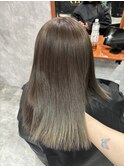 透明感アッシュグレージュブラウン