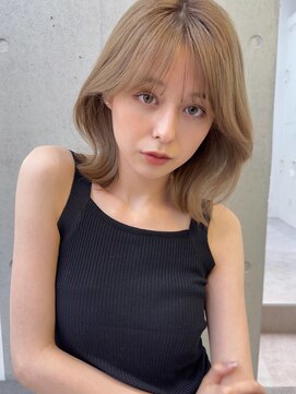 《SOYON》くびれレイヤー×シースルー