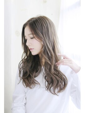 トランクイル サフリック(TRAN9UIL safric) 20代・30代・40代 愛されフェザーロング