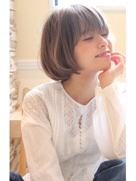 レウナ 外苑前(Reuna) ３０代・４０代・５０代に人気シルエットが綺麗なボブ