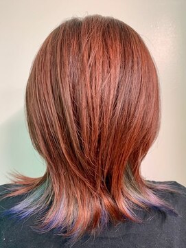 ヘアジーナ(Hair Jina) インナーカラーのレイヤーボブスタイル