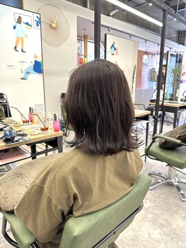 トリニティ 本厚木(trinity) 外はねボブ/インナーカラー/ターコイズブルー/本厚木