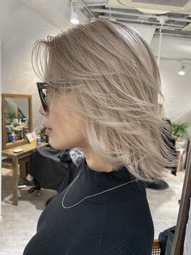 ロア インターナショナル 新宿店(LoA International) Balayage / ombre / long layer/ curtain bangs / English