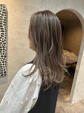 ガニー 流山おおたかの森(GANNI) 白髪ぼかしハイライトレイヤースタイル