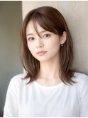 耳かけが可愛い！うぶ毛風前髪ナチュラル外ハネミディ