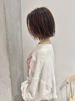 ヨーク(YOKE)&nbsp;YOKE 切りっぱなしボブレイヤーボブ赤みなしオリーブベージュ