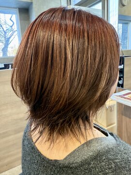 ベルエ(Belle) レッドカラー、レイヤーカット