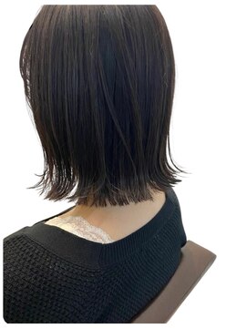 クオリス 上板橋店(QUALIS) 20代30代小顔レイヤーボブ◎透明感アッシュ×外ハネくびれ