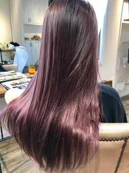 ナナイロ(nanairo)の写真/ダメージケアをしっかり行いヘアカラーでオシャレを楽しみながらもダメージレスなしなやかな髪へ♪