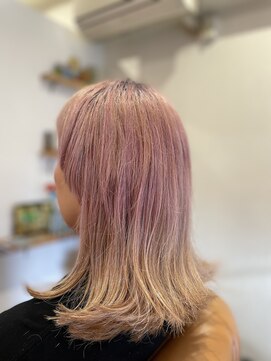 スノウ(snow) ミルキーピンクな白髪ぼかし