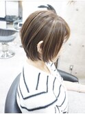 ブリーチハーフハイライト/ミルクティブラウン/ショートボブ