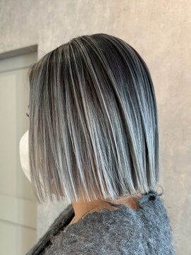 ブリッツ レボ(BLITZ-REVO) ピンクベージュ/アンブレラカラー/クールショート/前髪/柏駅