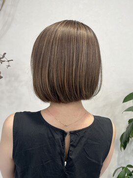 ベルム(Belme) 脱白髪染めハイライトイメチェングレーベージュレ似合わせカット