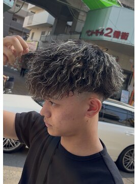 ルートヘアー(Root Hair) ホワイトメッシュ & バロックパーマ