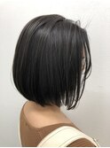 ダークグレー前下がりボブ